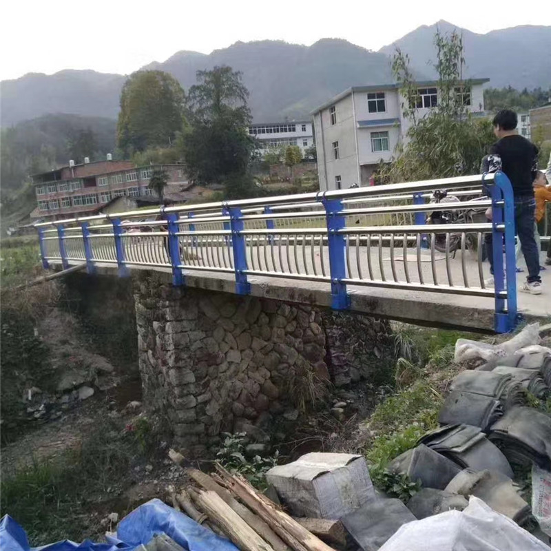 不锈钢复合管护栏最新技术推广，必须了解的知识